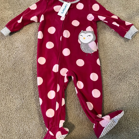3 pairs of Carters PJ's - Picture 3 of 3